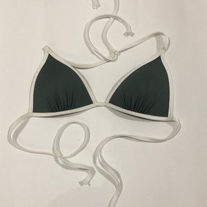 Bikini triangle top